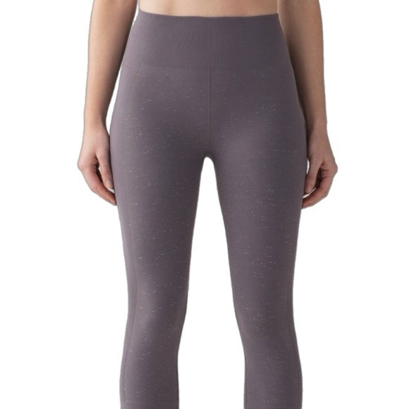 Lululemon Free To Flow 7/8 Yoga Tight, Mauve Purple Magnum/White size 2 - Picture 6 of 6